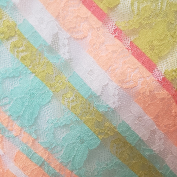 Spring Pastel Sleeveless Lace shell/blouse - Picture 4 of 6